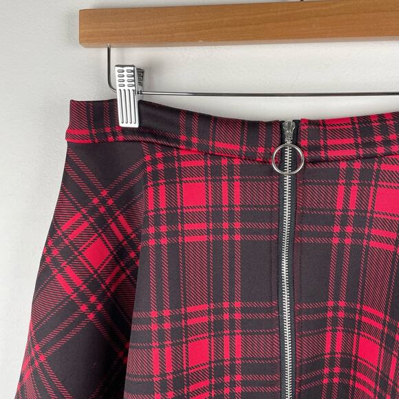 Hot Topic Red Black Plaid Skater Circle Skirt Pockets Grunge Goth Size M - Picture 3 of 6